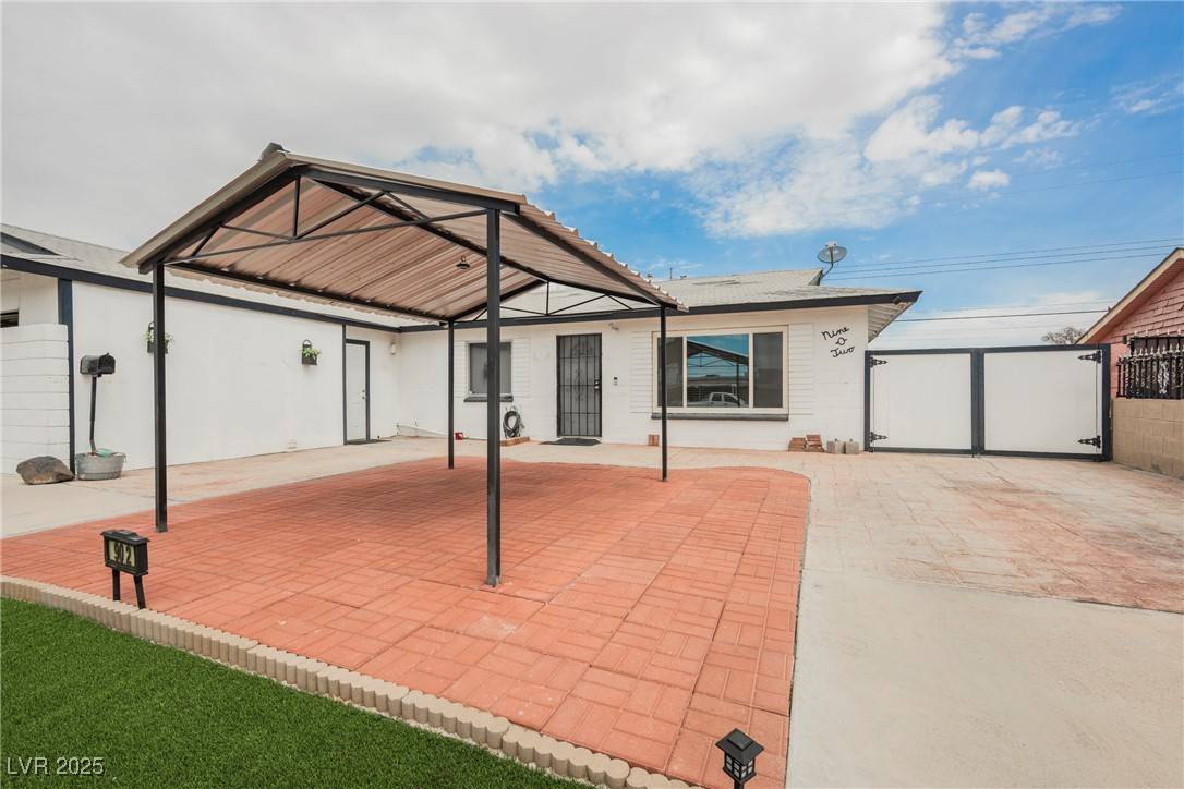 Las Vegas, NV 89119,902 Westminster AVE