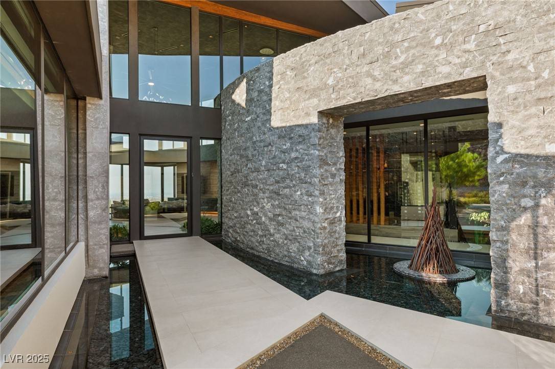 Henderson, NV 89012,6 Vista Crescent CT