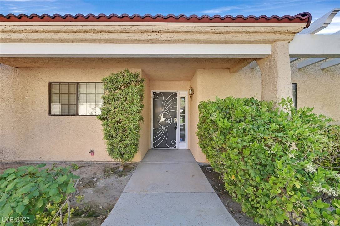 Las Vegas, NV 89102,2851 S Valley View BLVD #1026