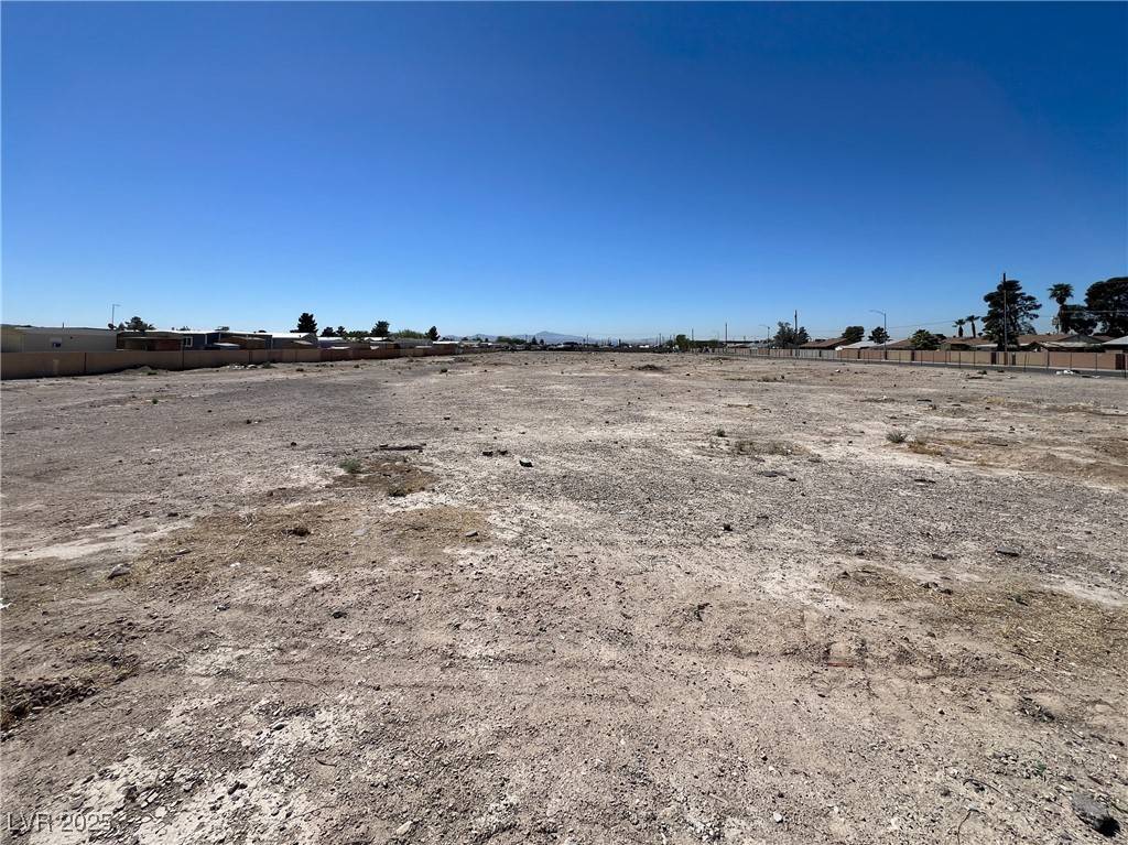 Las Vegas, NV 89115,2150 Dolly LN
