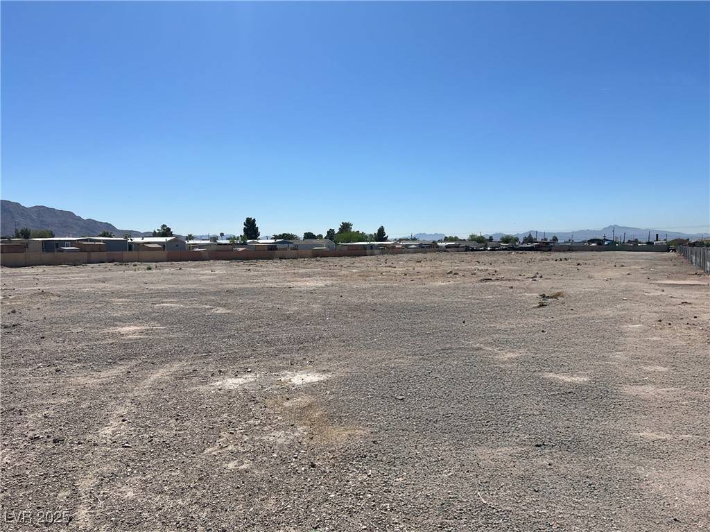 Las Vegas, NV 89115,2150 Dolly LN