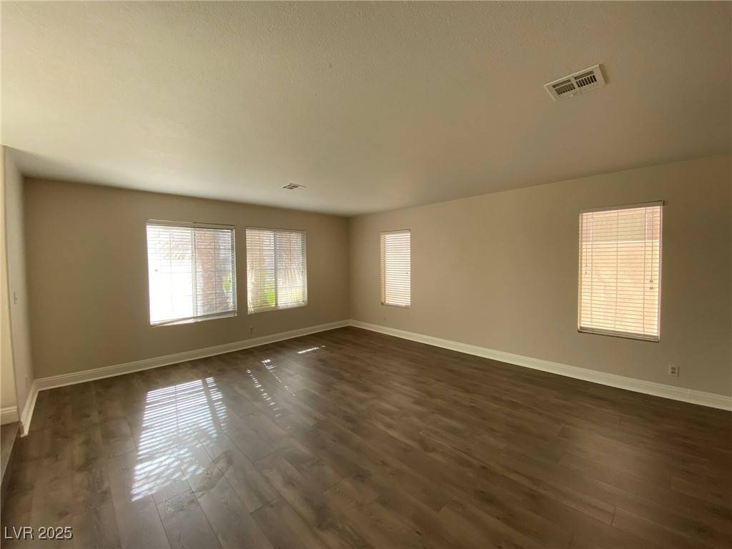 Las Vegas, NV 89117,9312 Angelfish DR