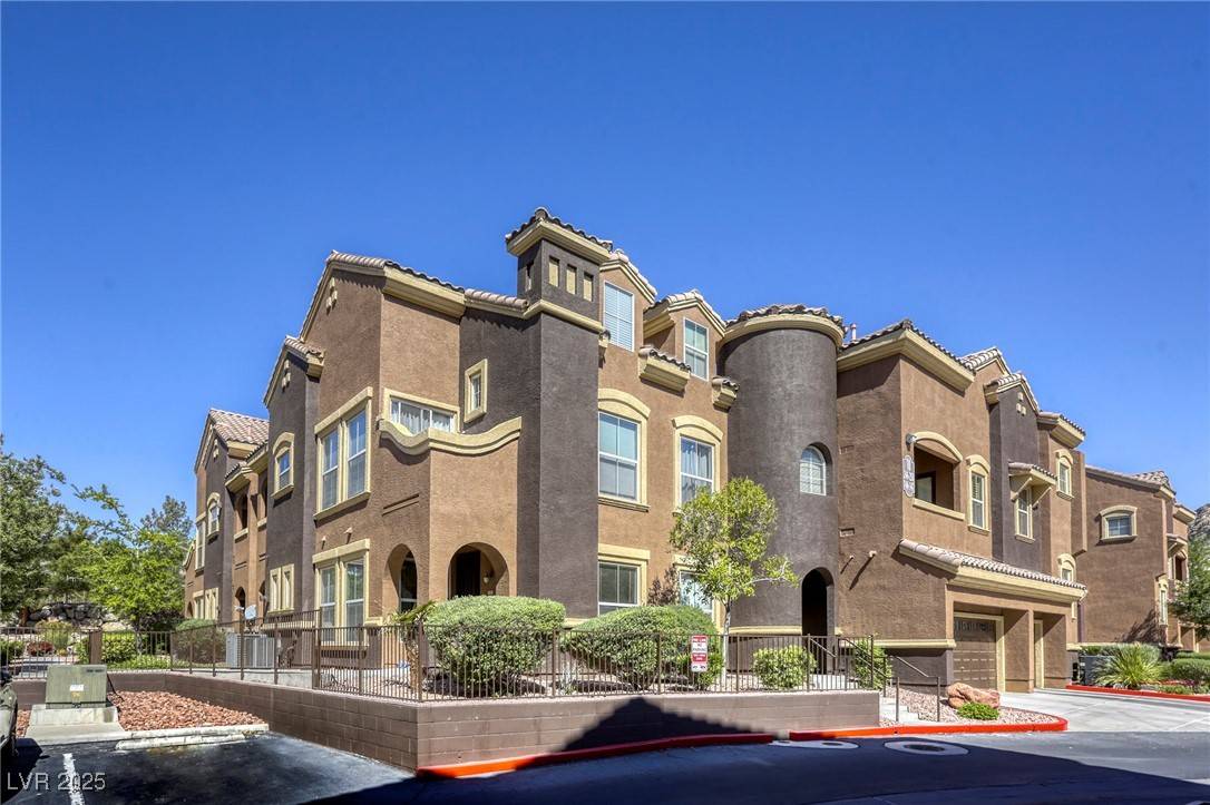 Las Vegas, NV 89129,3975 N Hualapai WAY #147