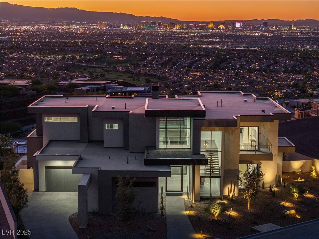 Henderson, NV 89012,25 Rockstream DR