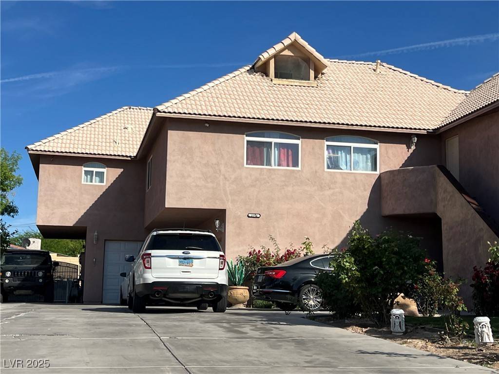 Las Vegas, NV 89121,3984 Royal Viking WAY