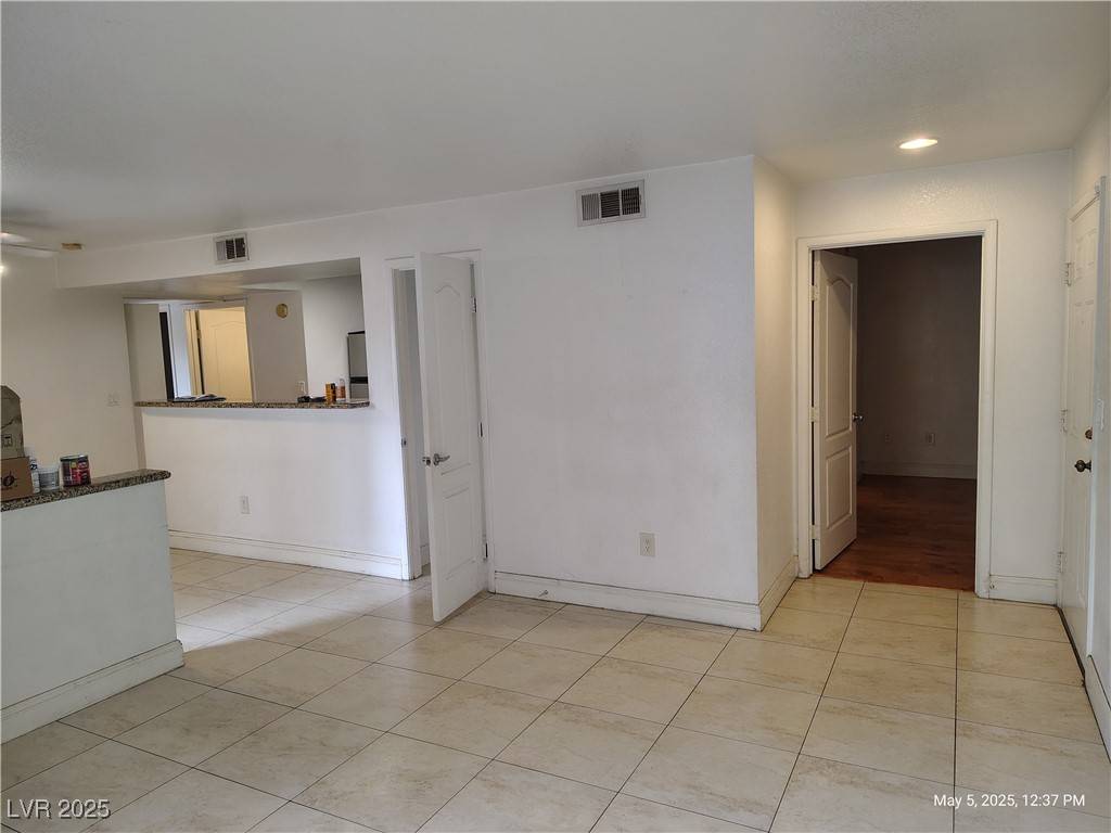 Las Vegas, NV 89118,5055 W HACIENDA AVE #1087