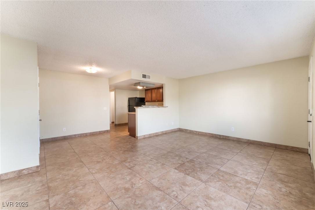 Las Vegas, NV 89103,4156 Zavala ST #2