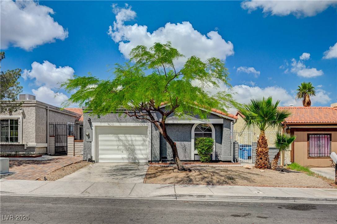 Las Vegas, NV 89156,2377 Los Feliz ST