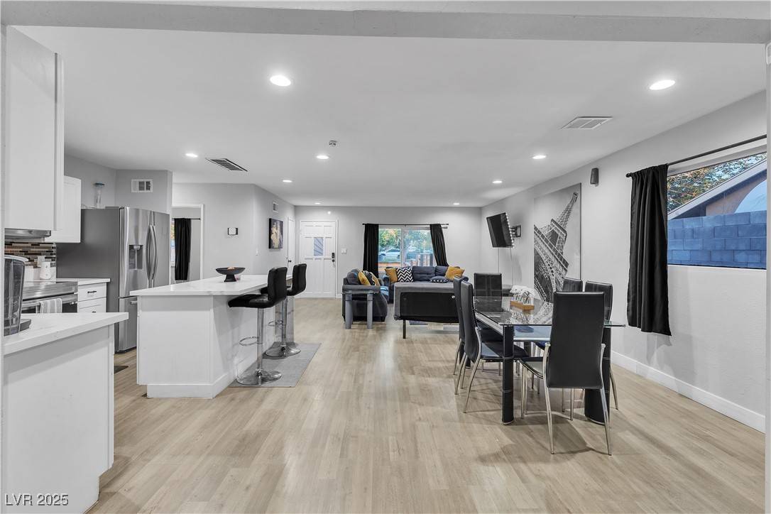 Las Vegas, NV 89107,5208 Overland AVE