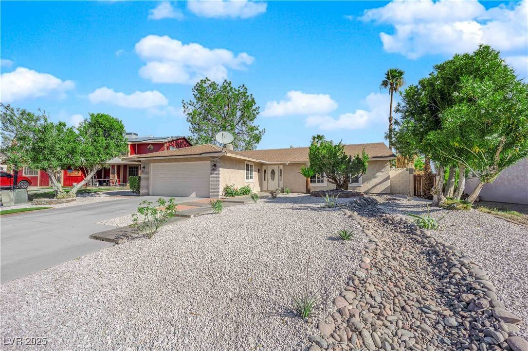 Las Vegas, NV 89107,6408 Shawnee PL