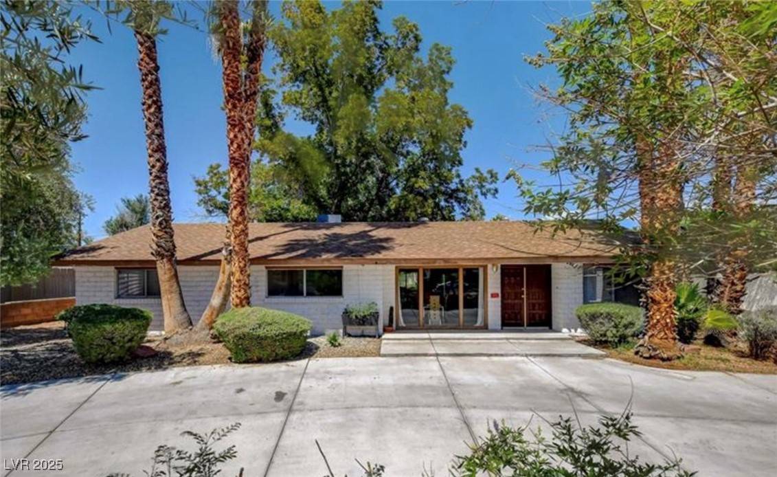 Las Vegas, NV 89108,4012 Vegas DR