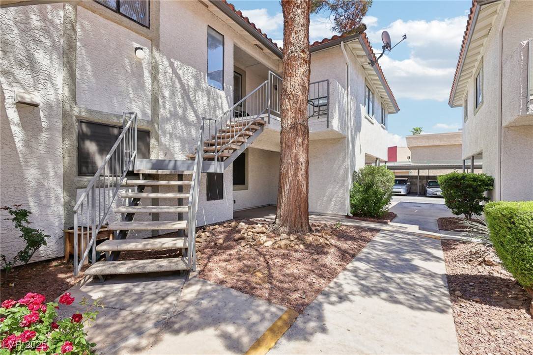 Las Vegas, NV 89146,6711 W Charleston BLVD #4