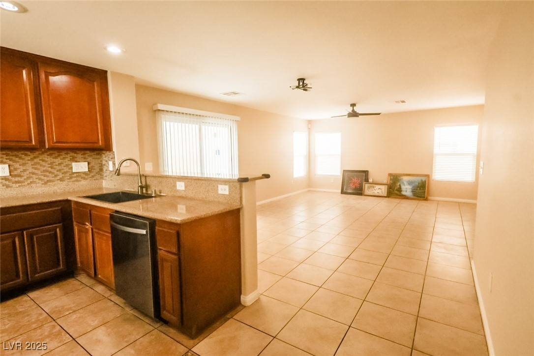 Las Vegas, NV 89129,7252 High Cascade AVE