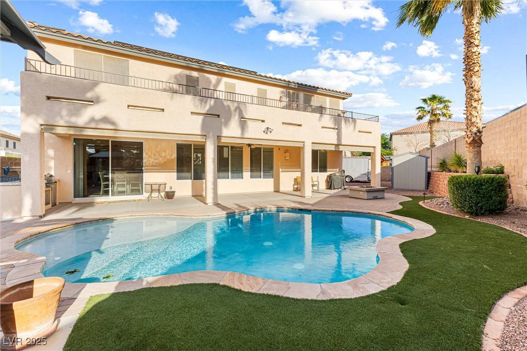 Henderson, NV 89002,623 Blue Snow River CT