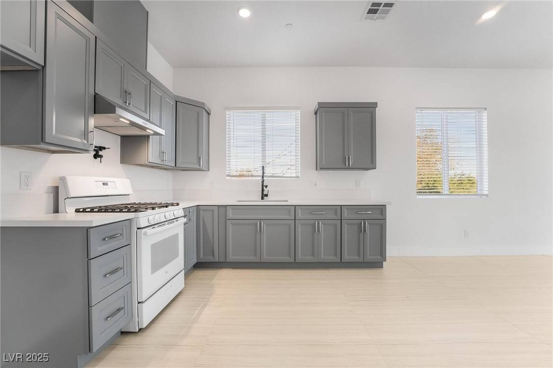 Las Vegas, NV 89110,60 Pecos ST