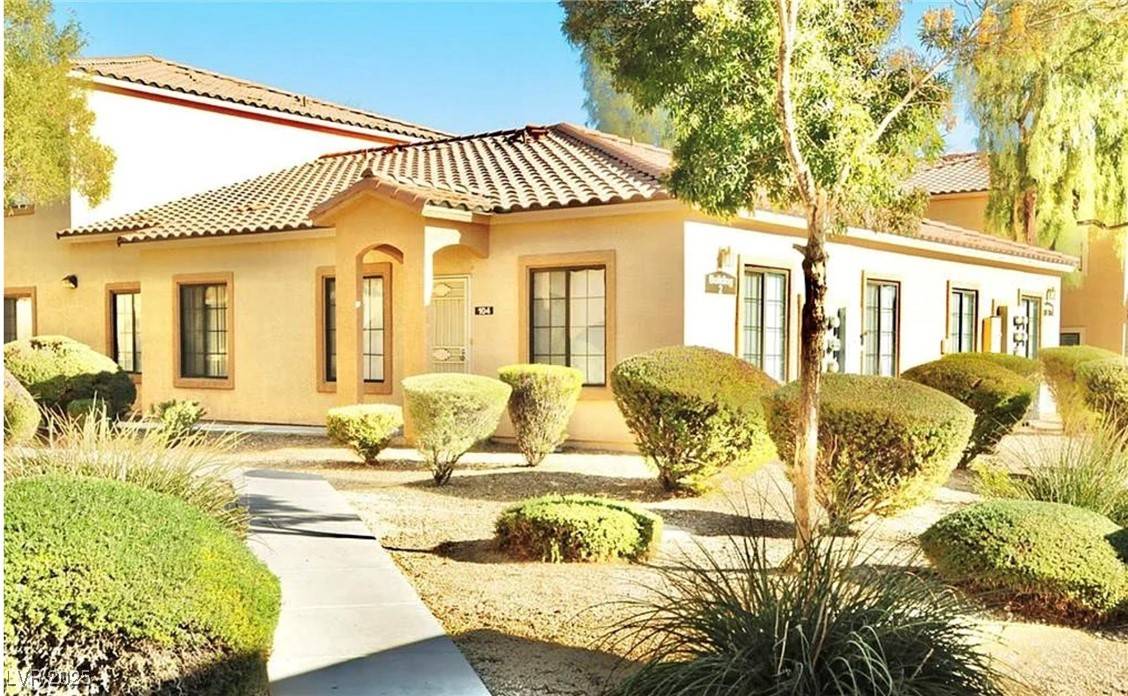 Las Vegas, NV 89108,2181 Hussium Hills ST #104