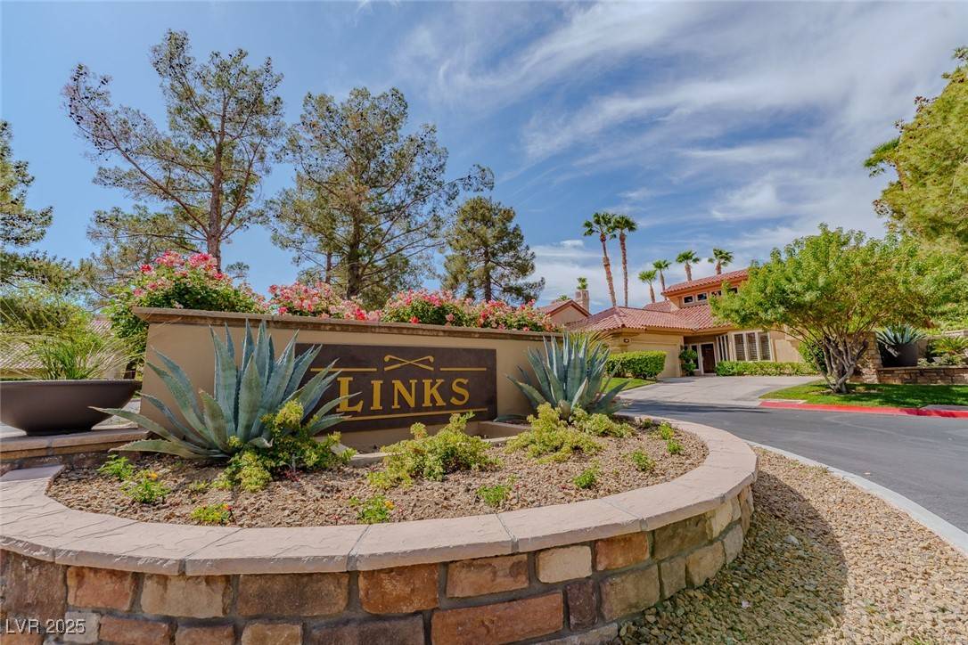Las Vegas, NV 89113,8199 Pinnacle Peak AVE