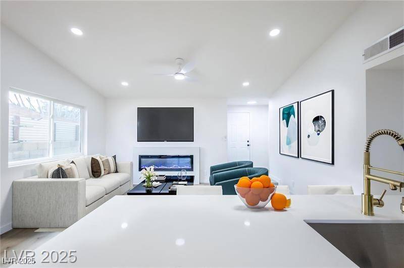 Las Vegas, NV 89103,6170 W University AVE