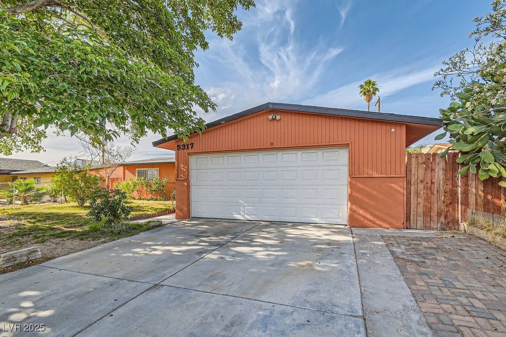 Las Vegas, NV 89146,5317 Holmby AVE