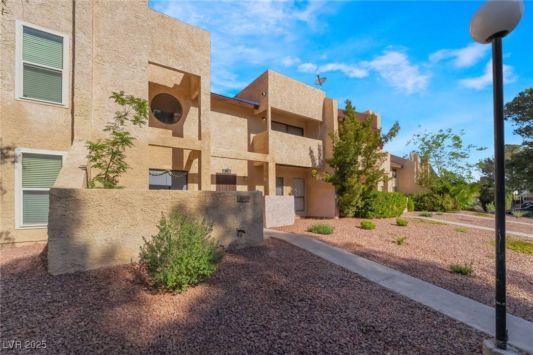 Las Vegas, NV 89103,3937 S Torrey Pines DR