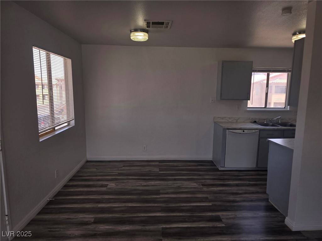 Las Vegas, NV 89115,1724 Breckenwood CT #4