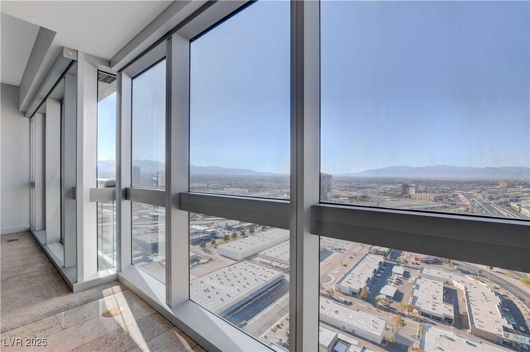 Las Vegas, NV 89103,4471 Dean Martin DR #3808