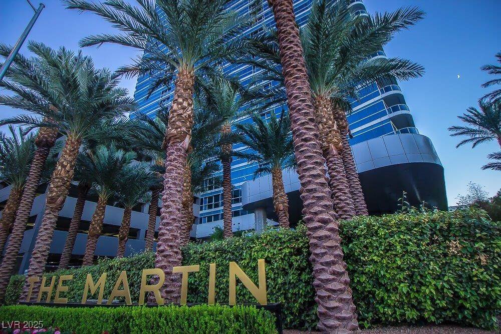 Las Vegas, NV 89103,4471 Dean Martin DR #3808