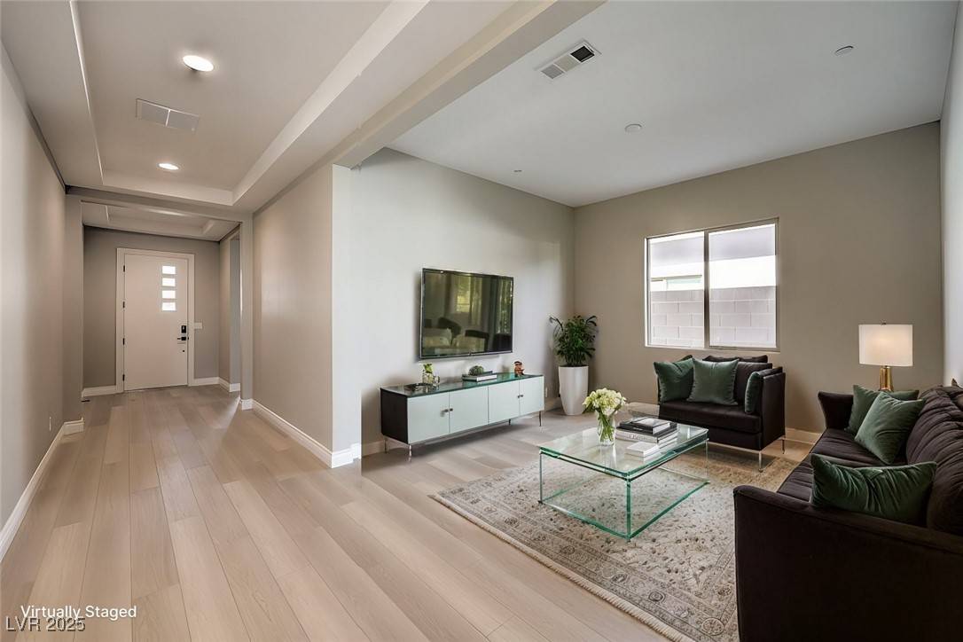 Las Vegas, NV 89138,2194 Pigeon Hawk ST
