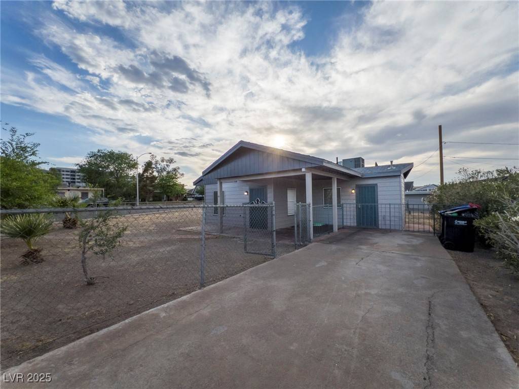 Henderson, NV 89015,211 Kansas AVE