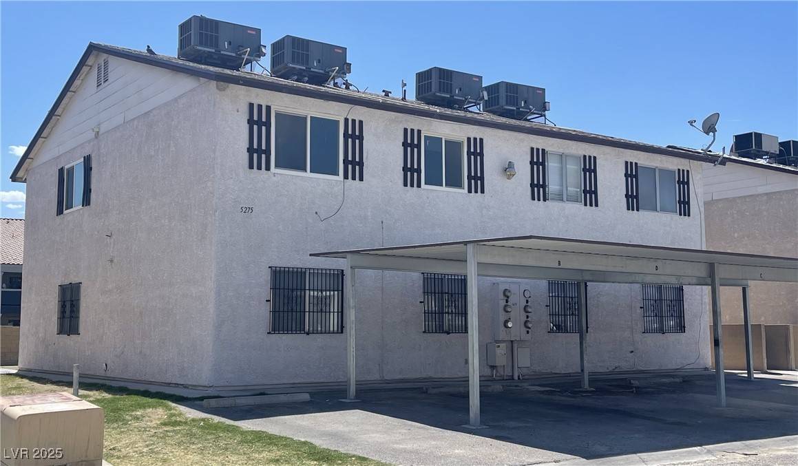Las Vegas, NV 89110,5275 Hagemann LN