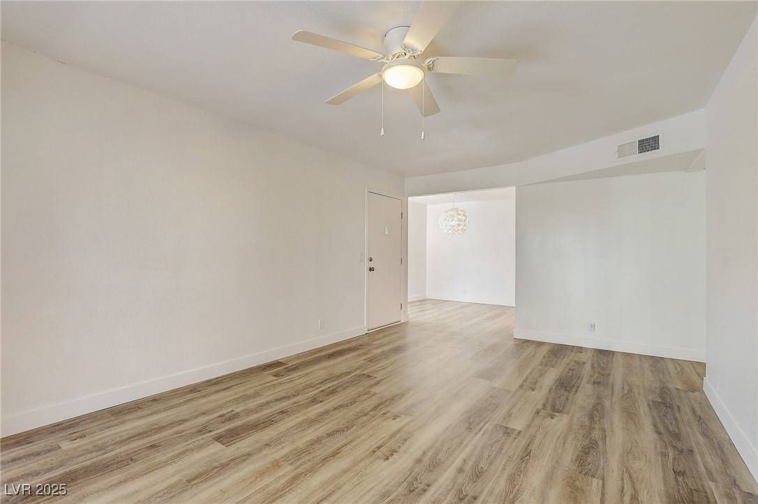 Las Vegas, NV 89128,3151 Soaring Gulls DR #2002