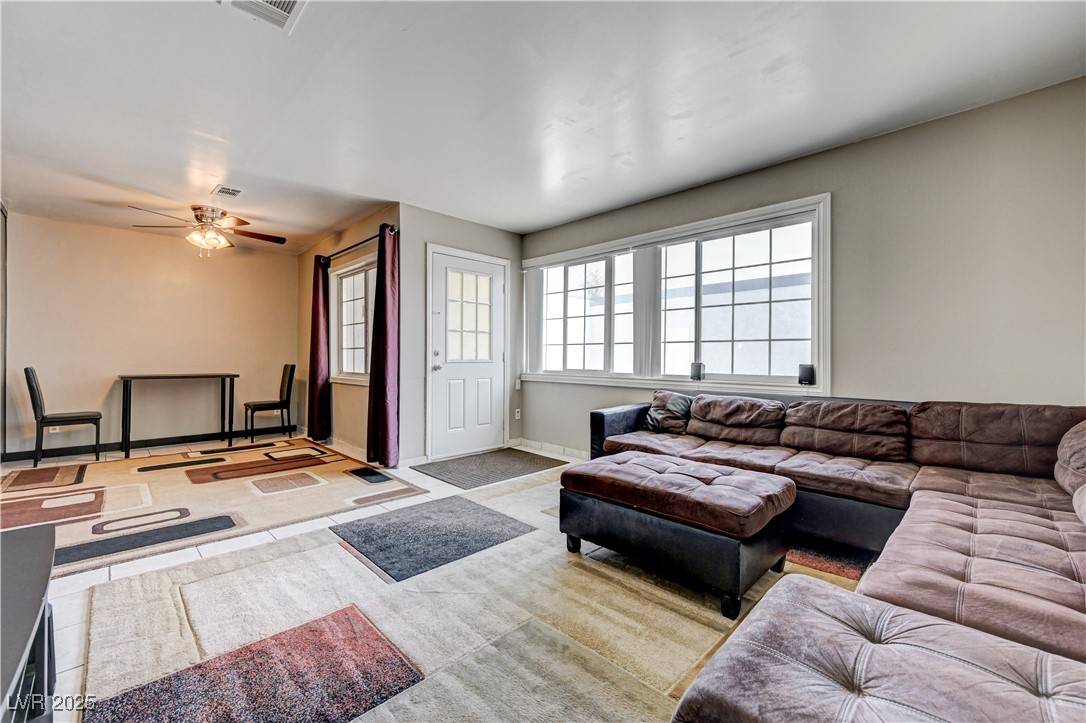 Las Vegas, NV 89102,3924 Blackford PL