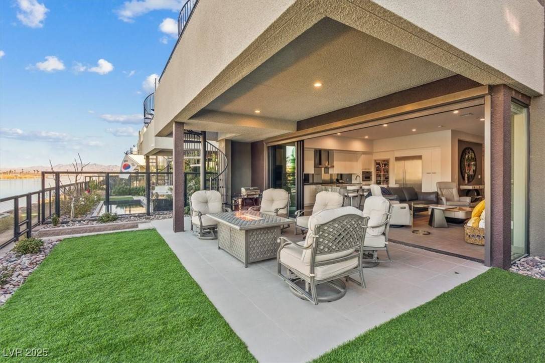 Henderson, NV 89011,36 Lakefront DR