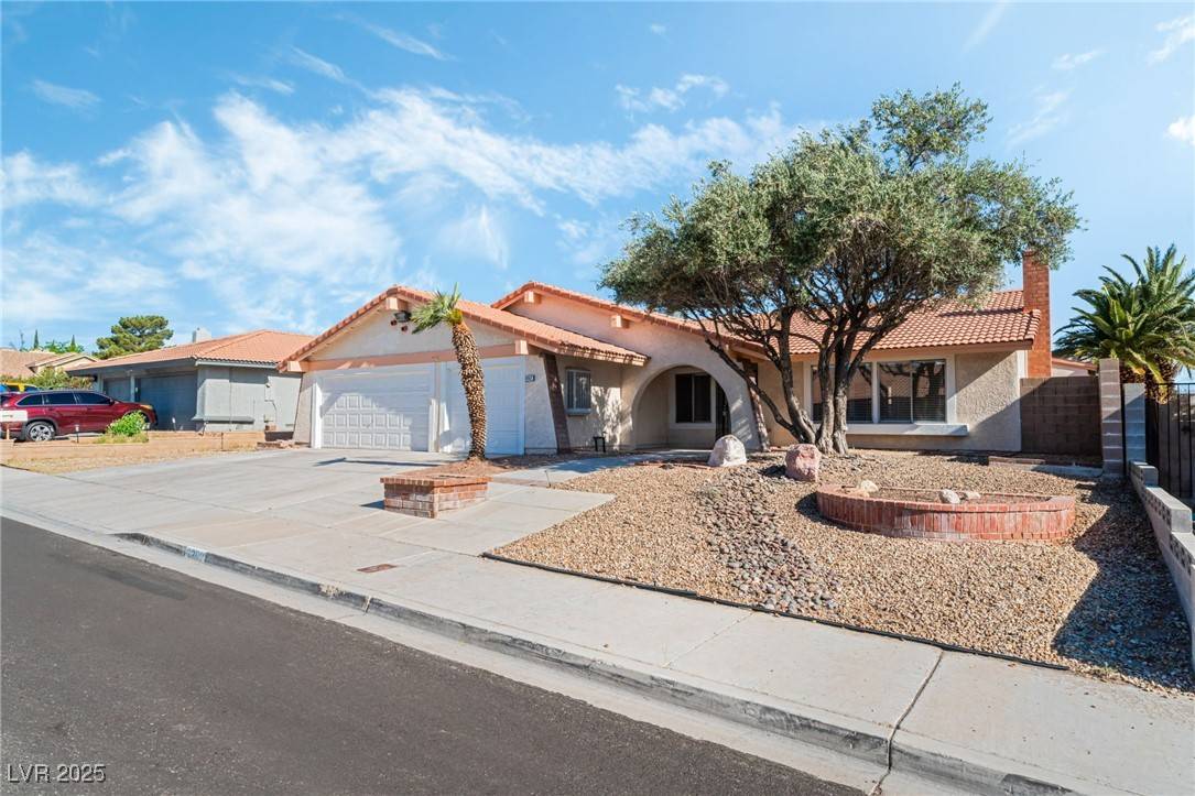 Las Vegas, NV 89146,6352 VICUNA DR #0