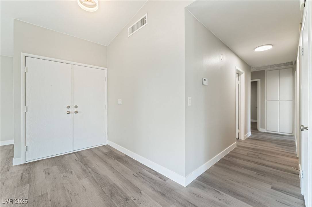 Las Vegas, NV 89146,6352 VICUNA DR #0