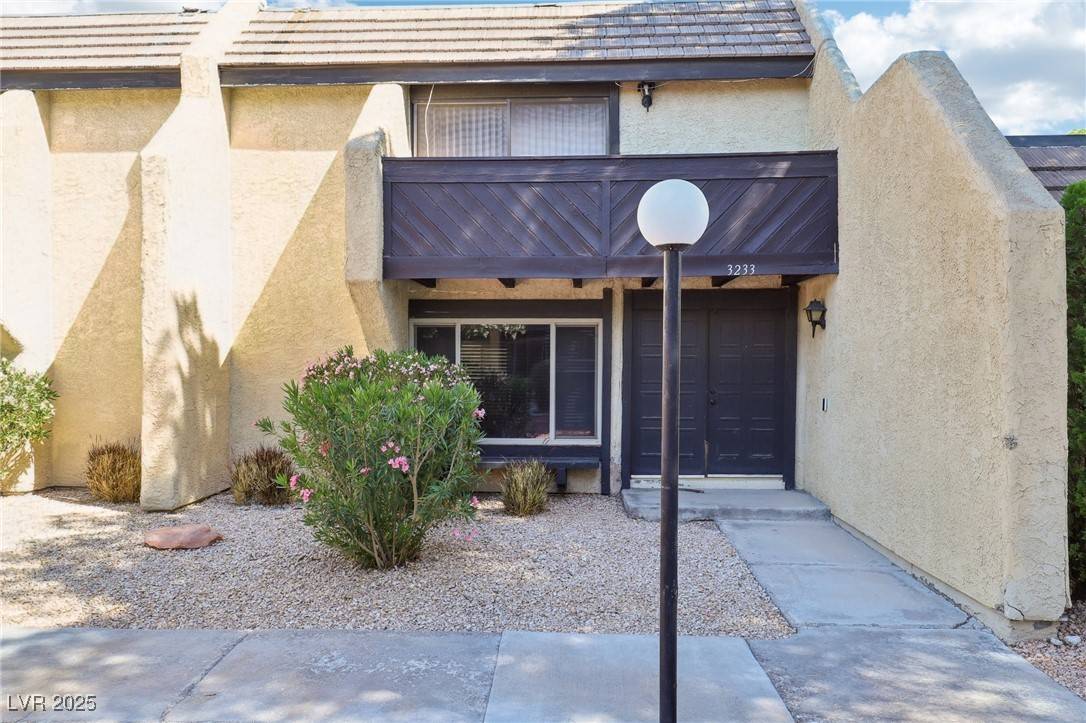 Las Vegas, NV 89121,3233 Kinsale CT