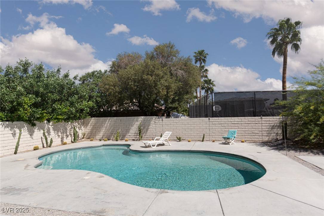 Las Vegas, NV 89102,2712 Sidonia AVE