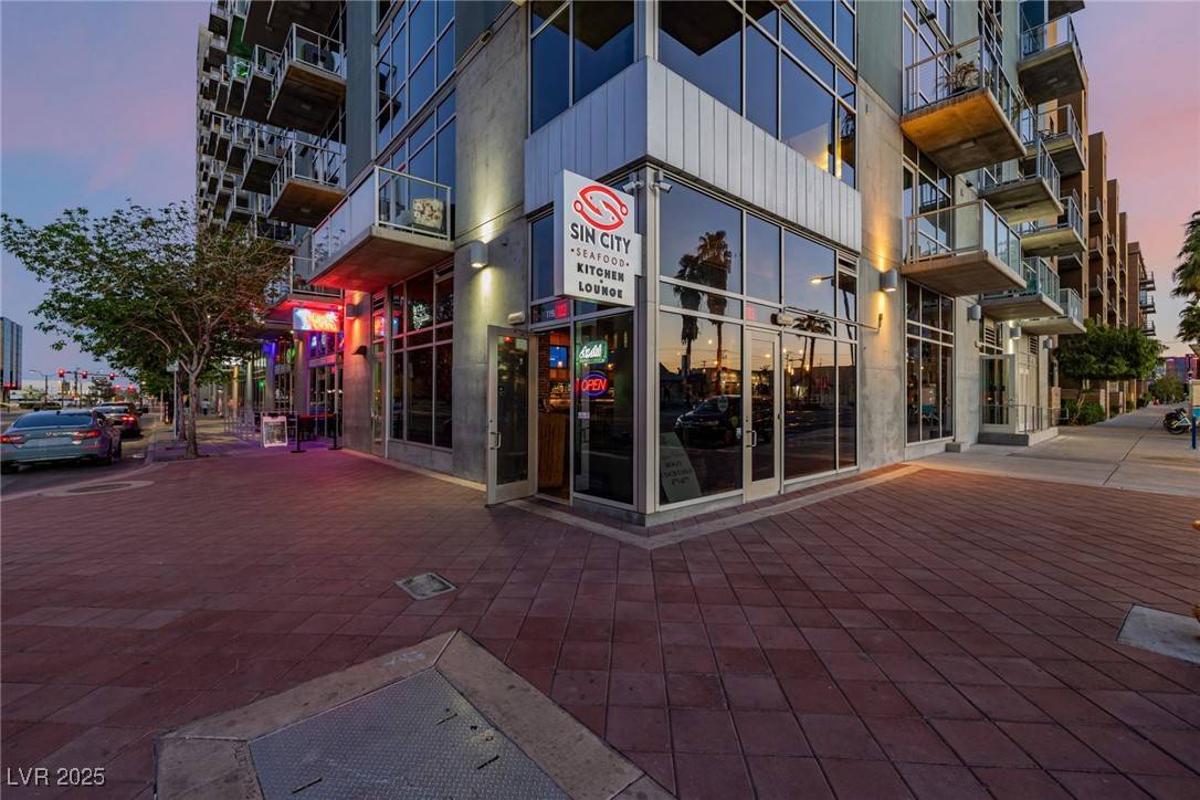 Las Vegas, NV 89101,353 E Bonneville AVE #632