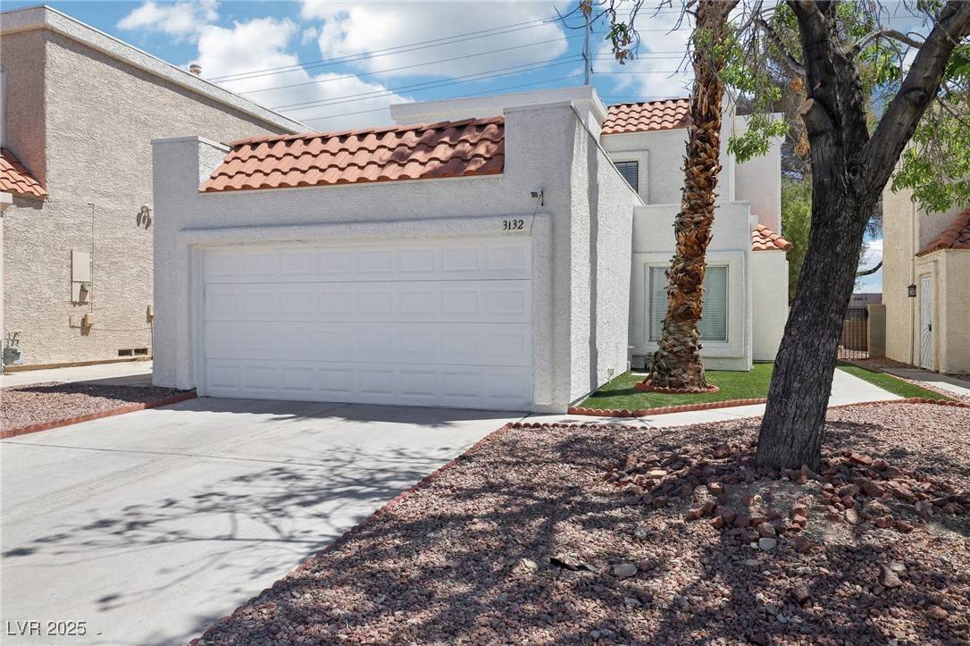 Las Vegas, NV 89117,3132 Centavo DR