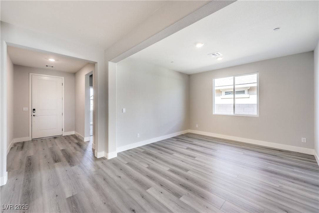 Henderson, NV 89011,522 Copper Falcon AVE