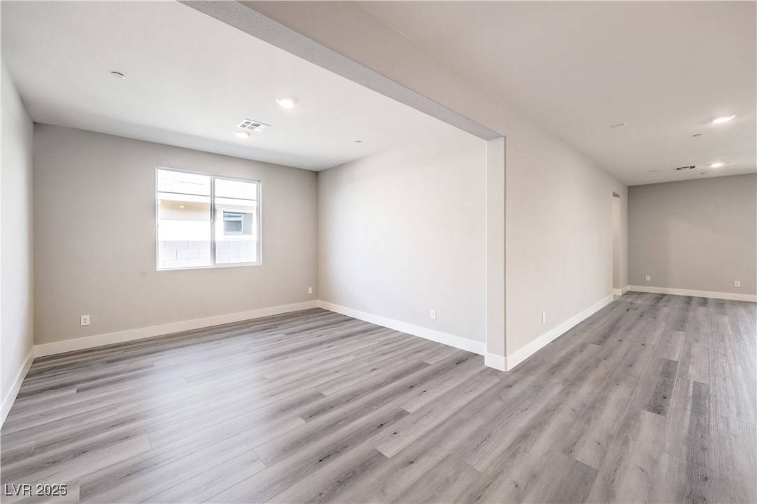 Henderson, NV 89011,522 Copper Falcon AVE