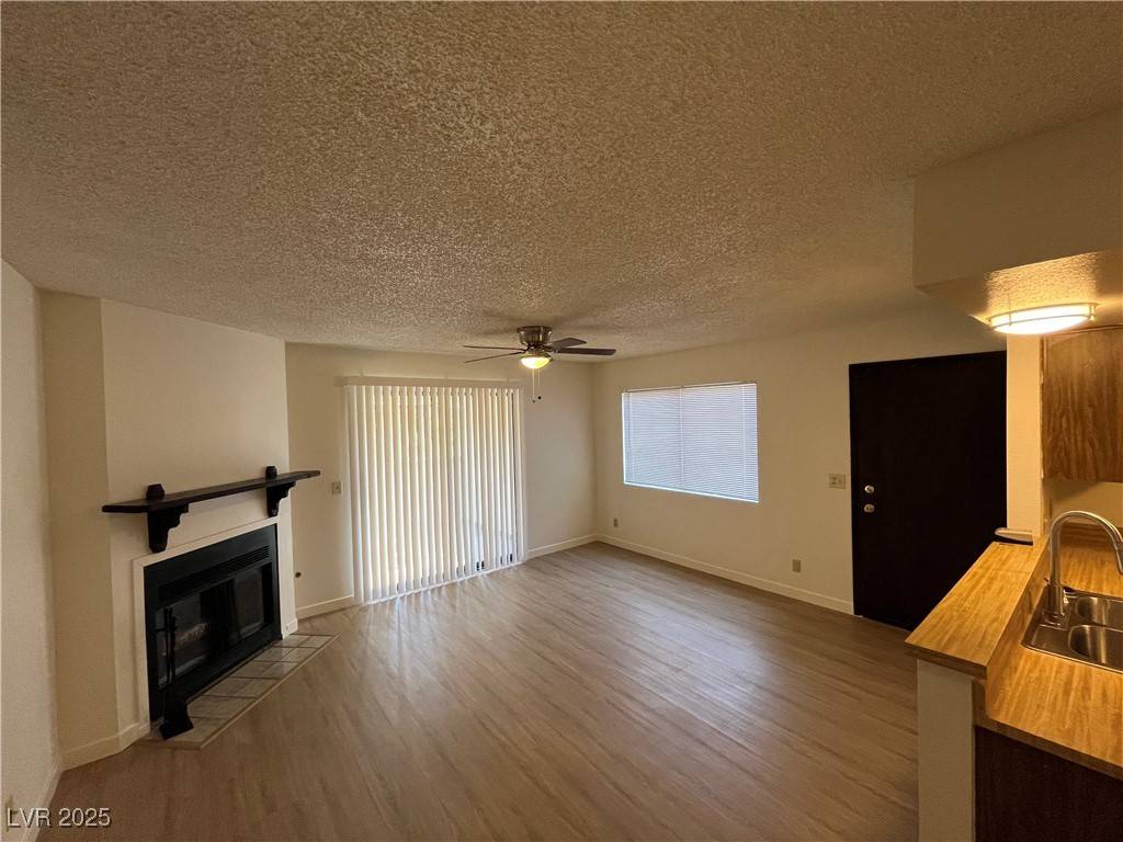 Henderson, NV 89015,601 Cabrillo CIR #105