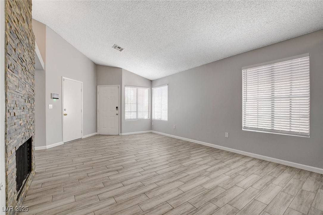 Las Vegas, NV 89108,4052 Compass Rose WAY