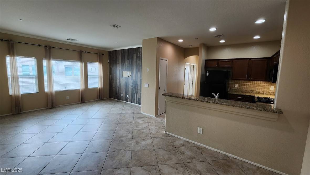 Las Vegas, NV 89122,6559 Clara Bow AVE #101