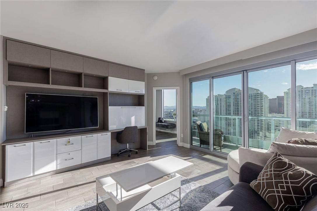 Las Vegas, NV 89109,222 Karen AVE #3104