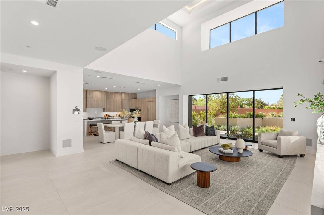 Las Vegas, NV 89117,7385 Heron Canyon CT