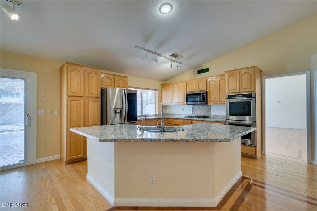 Las Vegas, NV 89110,6582 Cartgate CT