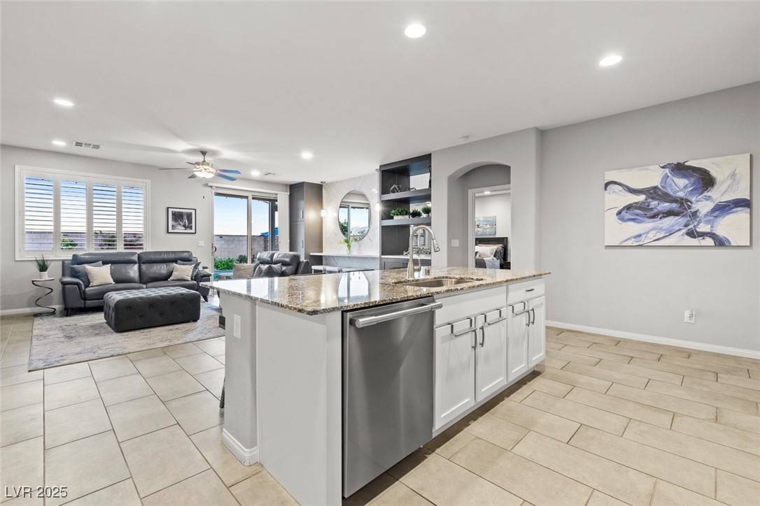 Las Vegas, NV 89149,5852 Ireland Ridge CT