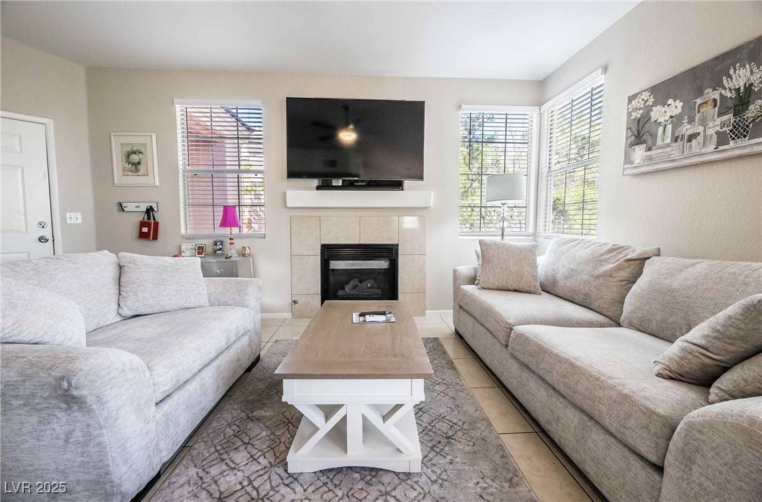 Las Vegas, NV 89128,7704 Himalayas AVE #204