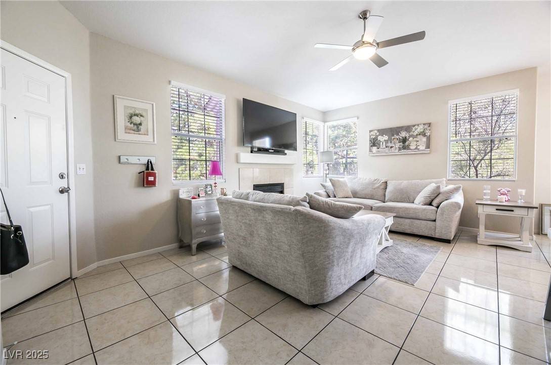 Las Vegas, NV 89128,7704 Himalayas AVE #204